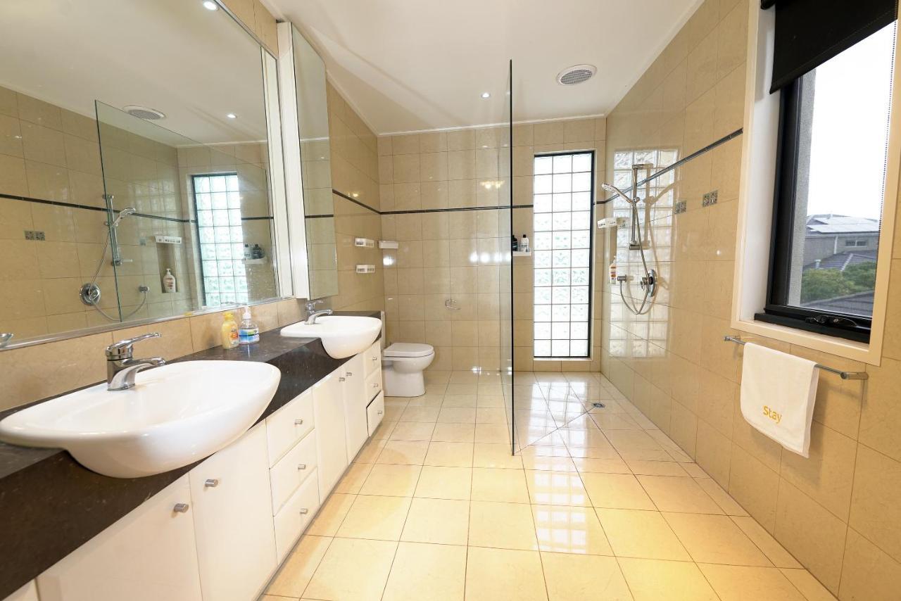 Luxury 7Brm Entire House Lakeview Blackswans Wifi Bbq Resort Point Cook Exterior foto