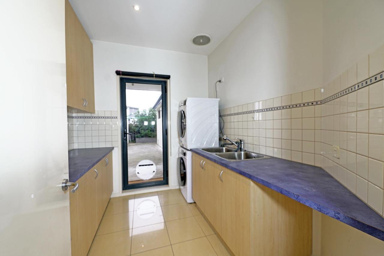 Luxury 7Brm Entire House Lakeview Blackswans Wifi Bbq Resort Point Cook Exterior foto