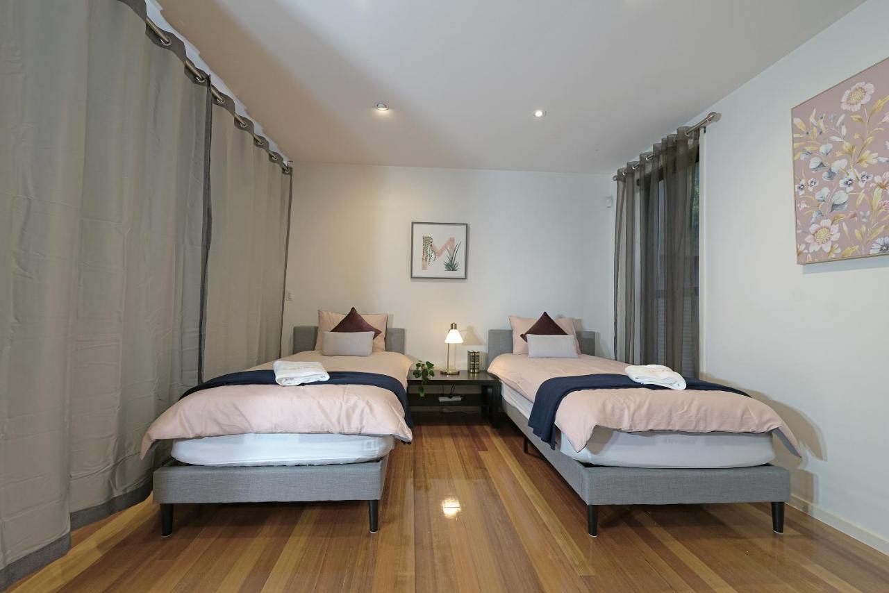 Luxury 7Brm Entire House Lakeview Blackswans Wifi Bbq Resort Point Cook Exterior foto